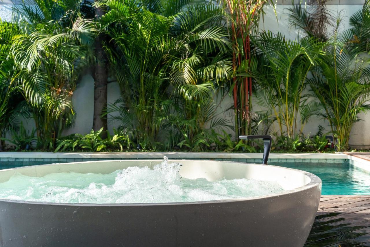 Rice Field View With Sauna Projector And Jacuzzi Unique Design Canggu  Ngoại thất bức ảnh